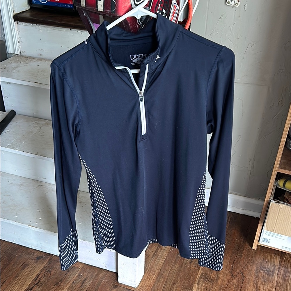 Cinch Women's Navy Blue and White Top